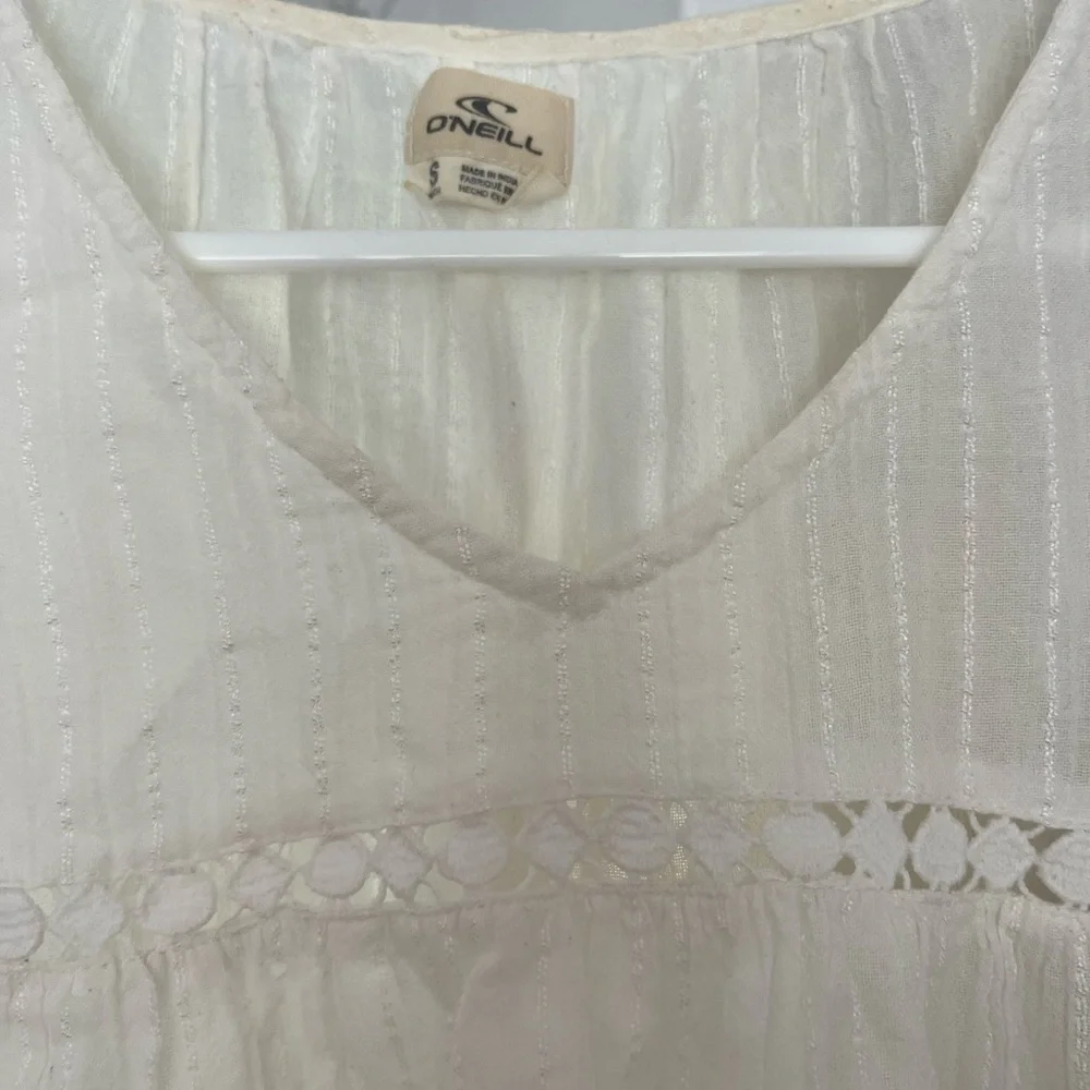 O’Neill Ruffle Top - Picture 2 of 3
